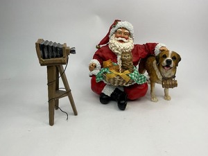 lot 25 image: 1999 Possible Dreams Clothtique Collection Santa Picture Perfect Christmas