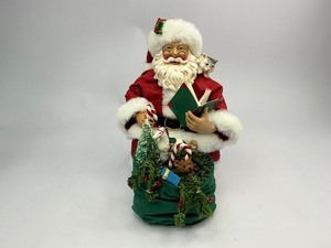 lot 28 image: 1998 Possible Dreams Clothtique Collection A Purry Friend Santa