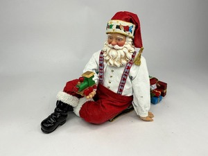 lot 33 image: 1994 Possible Dreams Clothtique Collection Santa Claus