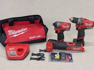 lot 6 image: Milwaukee M12 Fuel Tool Set with Accessories