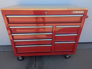 lot 10 image: Husky 42 in. 8-Drawer Red Rolling Tool Cabinet