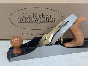 lot 20 image: Lie-Nielsen No. 5 Jack Plane