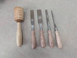 lot 25 image: Woodworking Chisel and Mallet Set