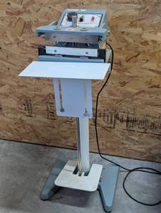 lot 165 image: Midwest Pacific Direct Heat Sealer with Accessories