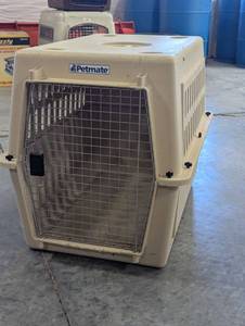 lot 168 image: Petmate Pet Carrier