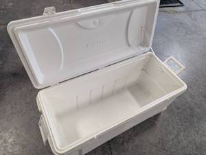 lot 172 image: Igloo White Cooler with Ruler and Cup Holders