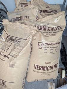 lot 183 image: Vermiculite Bags by Therm-O-Rock