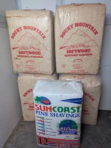 lot 184 image: Rocky Mountain and Suncoast Wood Shavings Lot