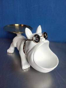 lot 17 image: White Bulldog Tray Statue Cool Bulldog Storage Decoration
