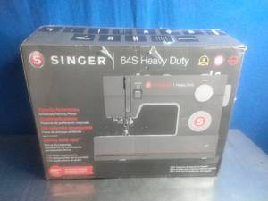 lot 46 image: Singer 64S Heavy Duty Sewing Machine