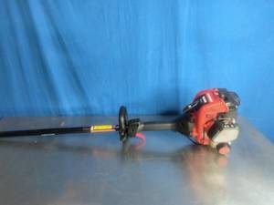 lot 59 image: Troy-Bilt Straight Shaft String Trimmer, 25cc 2-Cycle Engine, 16in. Cutting Width
