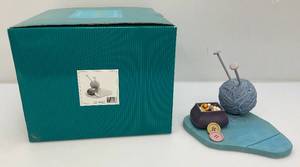 lot 16 image: Est. 75.00 - $150.00 Disneys WDCC (TINKERBELL) Little Charmer Base From Disneys Peter Pan 2001 Figurine In Original Box