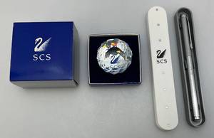 lot 23 image: Swarovski Crystal Round Ball  Paperweight With SCS And Swan 1 12  And Swarvoski Collectors Pen (Both NIP)