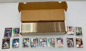 lot 44 image: Misc. Unsorted Baseball Cards