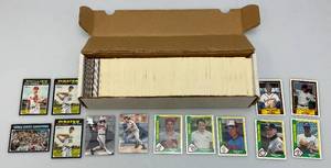 lot 47 image: Misc. Unsorted Baseball Cards