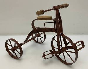 lot 59 image: Miniature Meta Trcycle 8 x 9 x 13