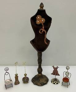 lot 73 image: Enameled And Jeweled Art Deco Looking NotePhoto Holders And More