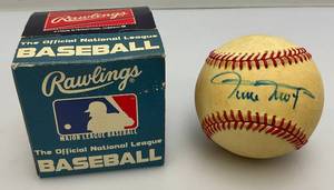 lot 80 image: Willie Mays Autographed Baseball