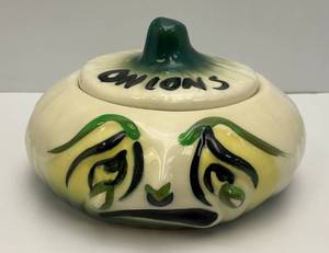 lot 103 image: 1950s Onion Dish Made By Deforest Of California 5 12 Tall