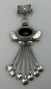 lot 123 image: Vintage Artisan Ornate Necklace Pendant