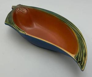 lot 231 image: Vintage RARE Mid Century Roseville Pottery Piece