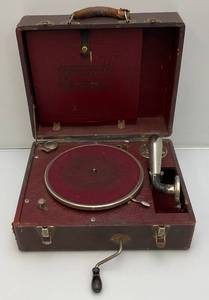 lot 242 image: Antique 1930s STARR Phonograph Hand Crank Record Player In Original Case