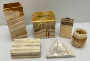 lot 243 image: Vintage Onyx Tissue Box Covers And More
