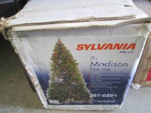 lot 755 image: Sylvania pre-lit 7ft Madison Pine a...