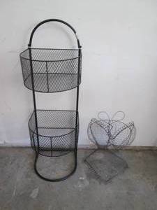 lot 556 image: 2-tier Wire rack style organizer pl...