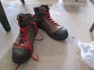 lot 586 image: Mens 11 Timberland steel toe work ...