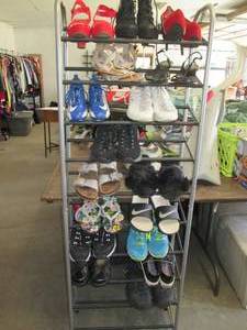 lot 595 image: Wide variety of mens, womens and ...