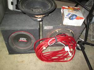 lot 622 image: Red rope light (unknown length)...