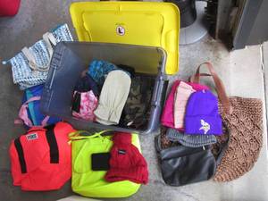 lot 528 image: Travel totes, duffles, winter hats,...