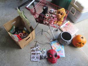 lot 776 image: Childrens tor shopping cart, TY be...