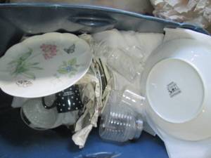 lot 779 image: Large variety of glassceramic plat...