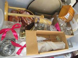 lot 786 image: Vintage crystal stemware, cookie pr...