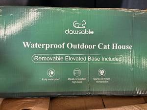 lot 29 image: Clawsable Waterproof Outdoor Cat House with Removable Elevated Base