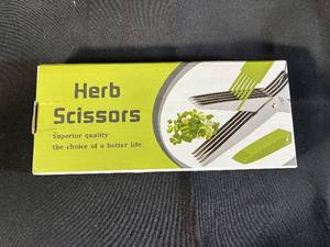 lot 63 image: Herb Scissors with Cleaning Comb