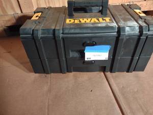lot 81 image: Dewalt Pack out base