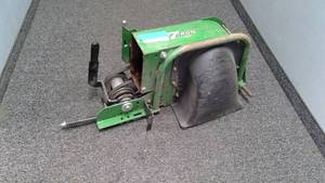 lot 23 image: John Deere 7-Iron Mulch on Demand