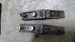 lot 35 image: Bobcat Bucket Shank and teeth