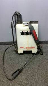 lot 43 image: Shindaiwa Backpack sprayer