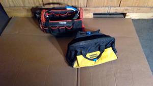 lot 47 image: Dewalt and Husky soft side tool bags