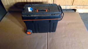 lot 62 image: Rolling Tool Box