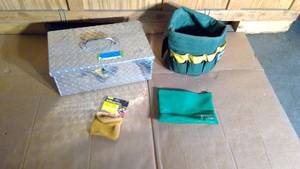 lot 66 image: Diamond Plate tool box, Bucket bag Tool bag