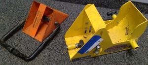 lot 14 image: 2 Wheel locks