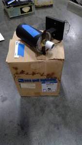 lot 110 image: Light Fixture