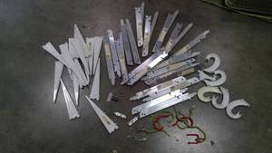 lot 180 image: Shelving Brackets