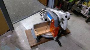 lot 185 image: Miter Saw
