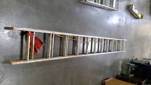 lot 192 image: Extension Ladder